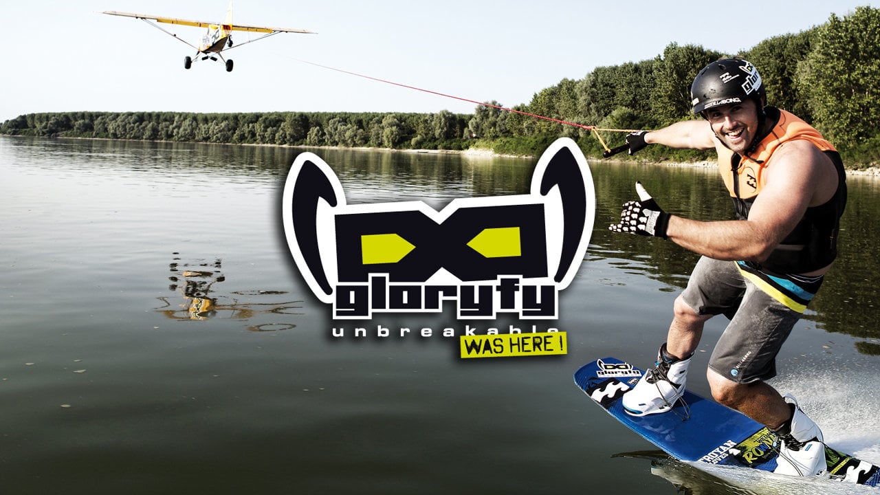 Sensational Wakeboard Action – towed by a plane!