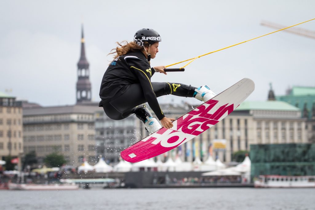 Wake Masters Hamburg 2014 Wakeboard Wake Masters Hamburg Alstervergnuegen 2014 Sprung Cosima Giemza Foto: thegapmagazin.com/Benjamin Wiedenhofer *** Local Caption *** Die Verwendung dieses Bildes ist fuer redaktionelle Zwecke honorarfrei. Abdruck bitte unter Quellenangabe thegapmagazin.com/Benjamin Wiedenhofer. Belegexemplar erbeten. Brand Guides Markenberatung GmbH & Co KG Rehmstrasse 12 - 22299 Hamburg / Germany info@brandguides.com - www.brandguides.com